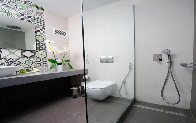 Atrium Ambiance Hotel