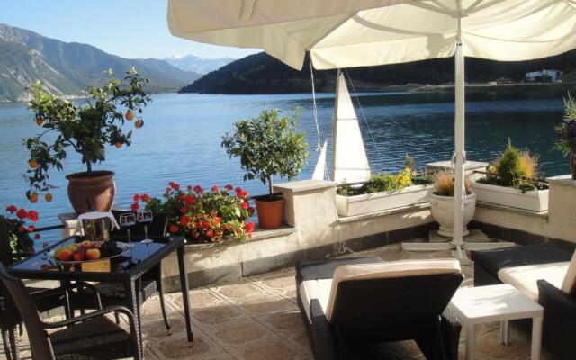 Hotel Schloesschen am See