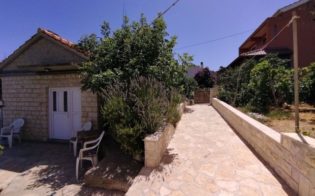 Detached Holiday house few steps from the beach, 2 beautifull sea view terraces