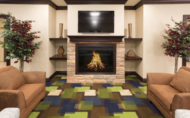 Holiday Inn Express & Suites Omaha I-80 by IHG