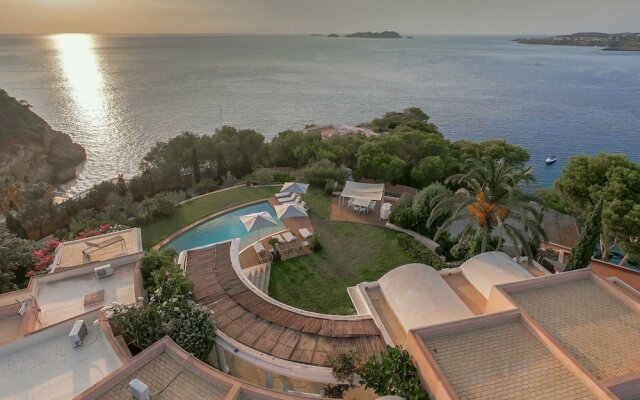 Villa Iridia by The Pearls Collection