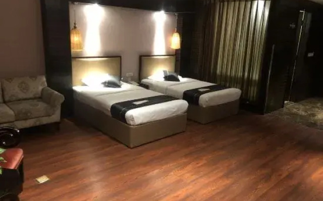 Roman Garden Business Center