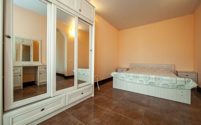 Hotel Mayak