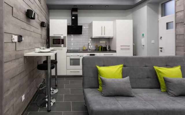 Premium Apartment by Hi5 - Central 1 bedroom (217)