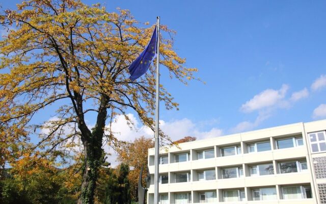 College Garden Hotel