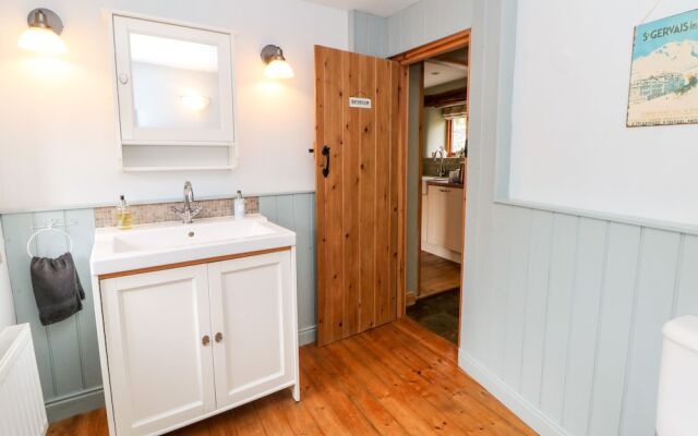 Kempshill Cottage