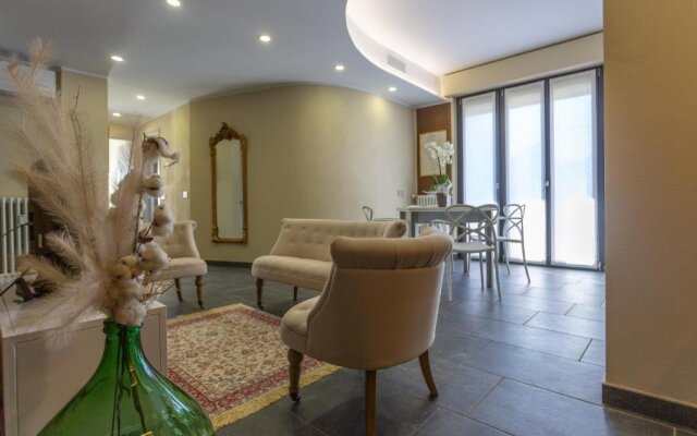 Elga's Apartment - Your charming stay on Lake Orta