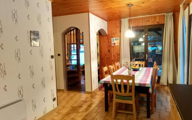 Appealing Chalet in St Jean de Vaux with Roofed Terrace