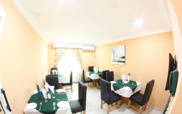 Celia's Suites