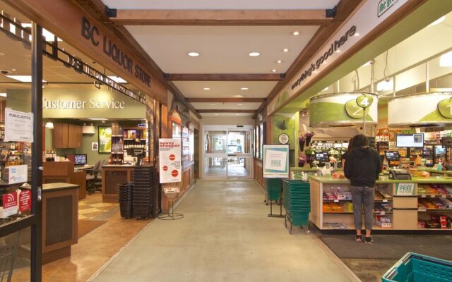 HS17 · Hearthstone Lodge - Hot tub - Village location