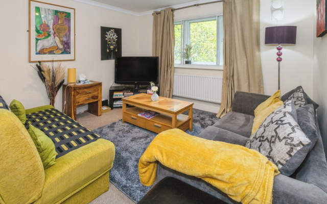 2 Bed Apartment - Sleeps 5 - Wifi - Parking - Pets