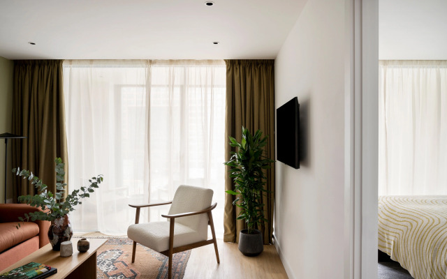 Cove Landmark Pinnacle