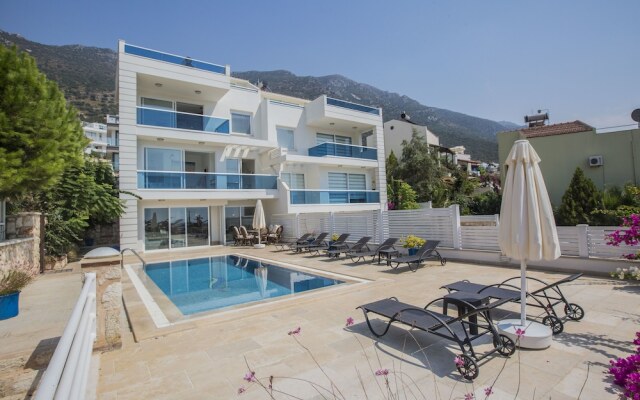 Villa Motion 2 by Akdenizvillam