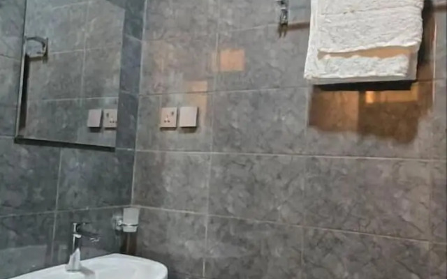 Romalo Hotel & Apartments