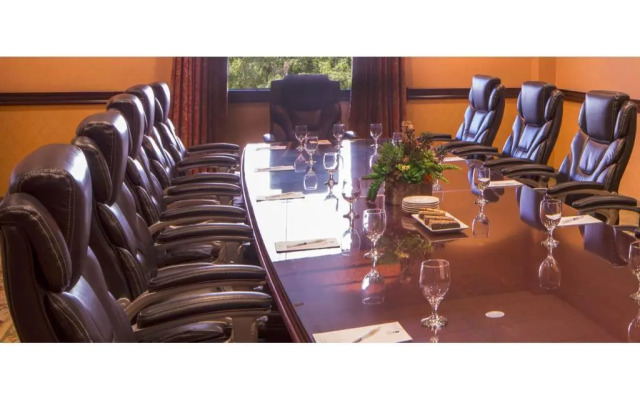 Anaheim Majestic Garden Hotel