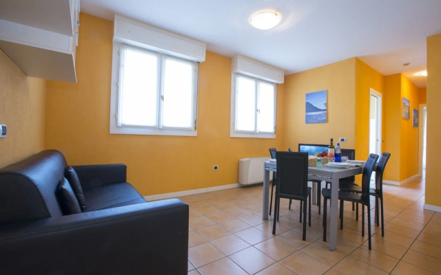 Porto Letizia Fronte Lago