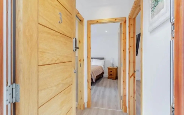 Family - Central - Parking - Wifi - Sleeps 3