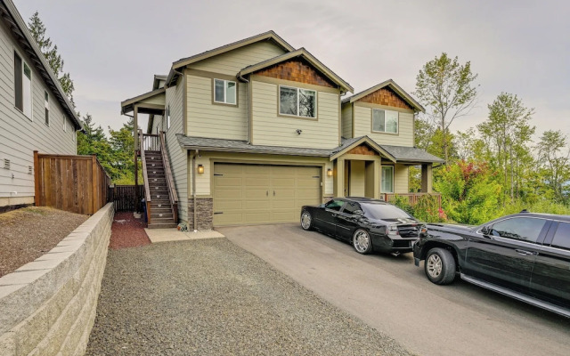 Modern Seatac Gem w/ Fireplace & Smart Tvs!