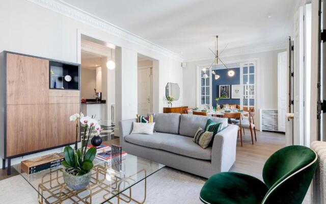 Justicia Apartment II by Flatsweethome