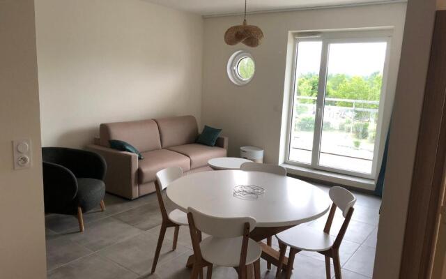 Shana Hotel & Residence