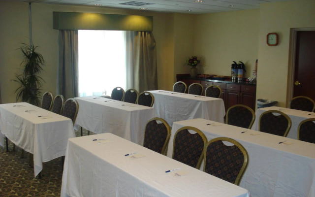 Holiday Inn Express North East by IHG