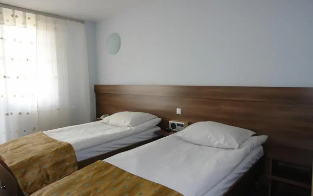 Hotel Junior