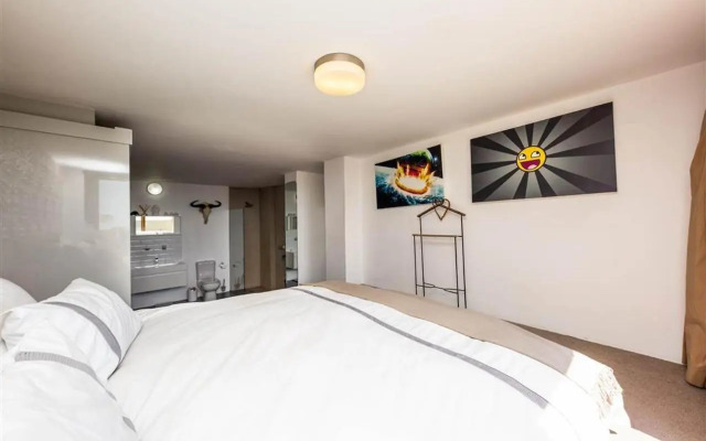 Cape Town Skyroof apartment LOADSHED PROOF Ocean Views