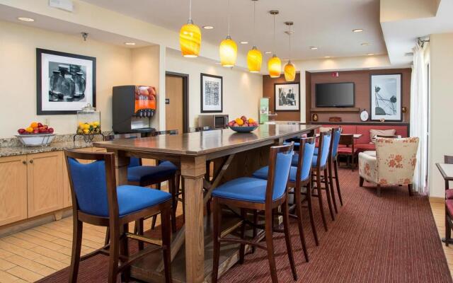 Hampton Inn Shawnee