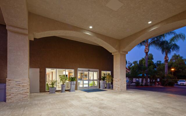 Holiday Inn Express Hotel & Suites San Diego-Escondido, an IHG Hotel