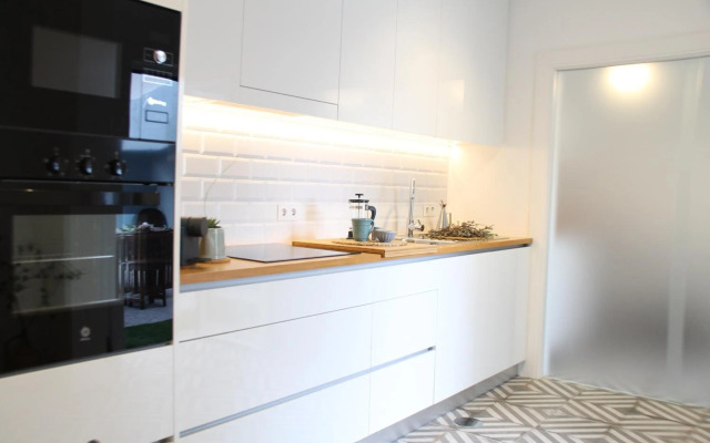 Blue Twenty Two - Espinho / Oporto Beach