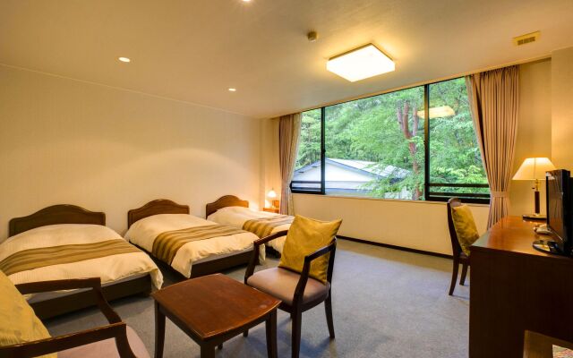 Nikko Toshogu Koyoen