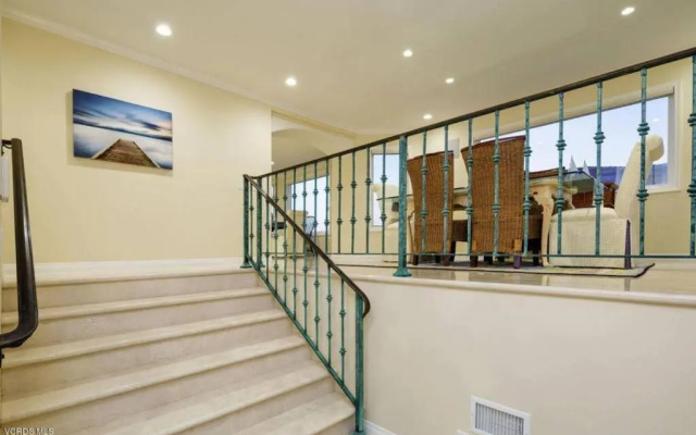 Stunning Hollywood Beach Ocean Front Home-0xnard