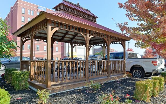 Candlewood Suites Terre Haute, an IHG Hotel