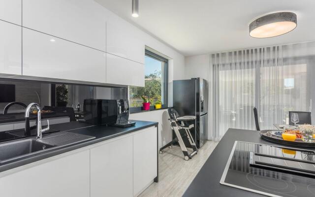 Amazing Holiday Home In Novigrad With Bubble Bath