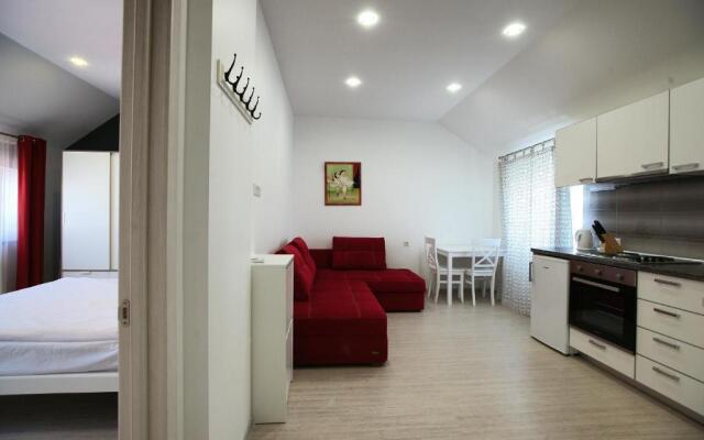 Apartment Zolotoy Bereg 5