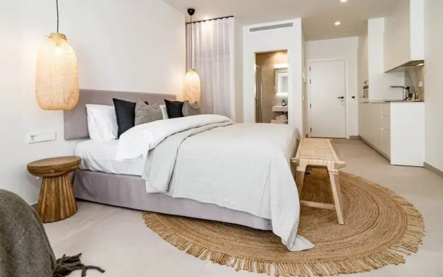 A4- Seaclub Suites by Roomservices
