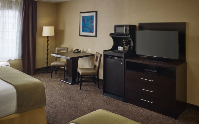 Holiday Inn Express & Suites Timmins by IHG
