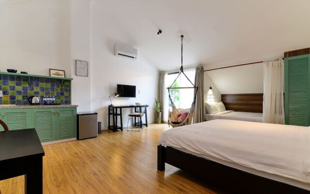 The Hut Boutique Hotel Notre Dame