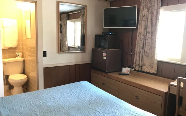 Chamber Lane Motel