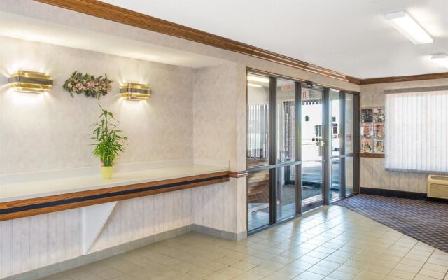 Days Inn Pontoon Beach