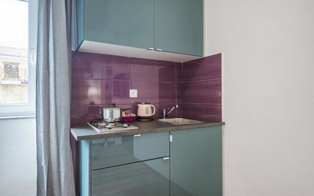 Top Center Rooms & Studio