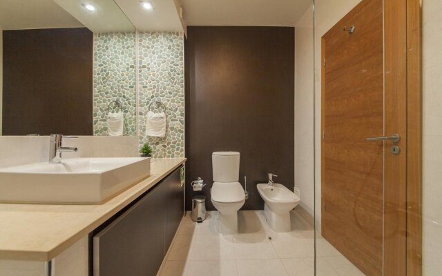 B27 - Luzbay 2 Bed Apartment