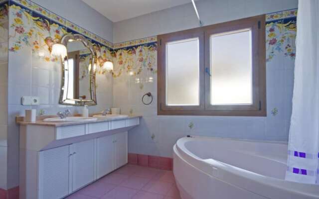 Villa - 3 Bedrooms with Pool and WiFi - 106427