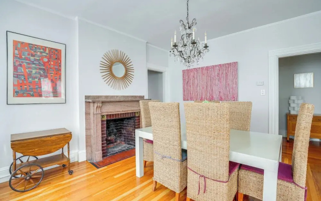 Walk to Harvard Square: Apartment in Cambridge
