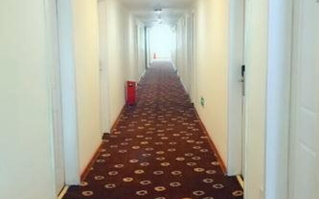 Home Inn (East Changying Road)