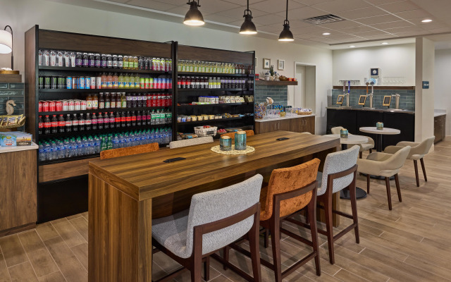 Holiday Inn Express & Suites Charleston Dwtn - Westedge by IHG