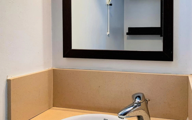 Incredible 2BR Penthouse with Urban Rooftop Garden