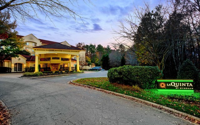 La Quinta Inn & Suites by Wyndham Raleigh Crabtree