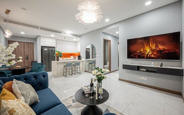 Luxury Sunwah Apartment near Landmark 81 - City View
