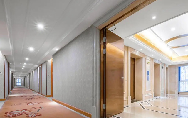 Vienna International Hotel (Hangzhou Xiaoshan Yaqian Subway Station)